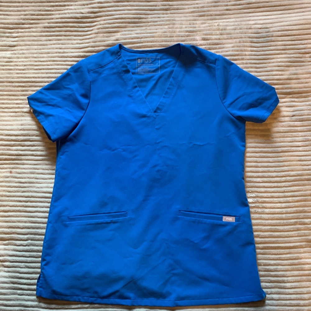 Figs- scrub top